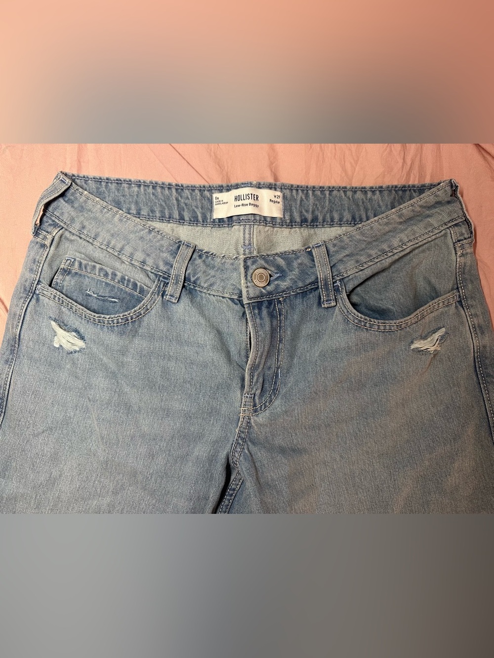 Hollister Women’s Faded Light Blue Relaxed Fit Jeans